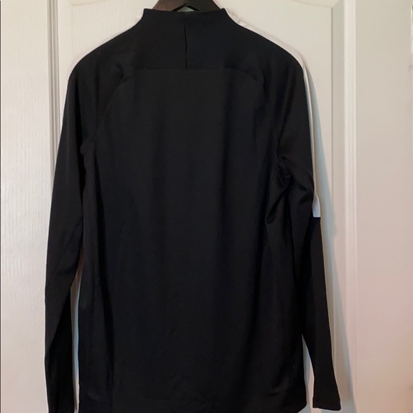 Nike 1/4 Zip Pullover - Picture 5 of 8